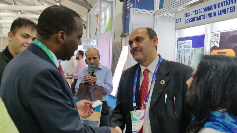 Sh. Kamendra Kumar Director (Technical) in conversation with Rwanda's High Commissioner H E Mr. Ernest Rwamucyo during the 3rd day of IMC 2019.
